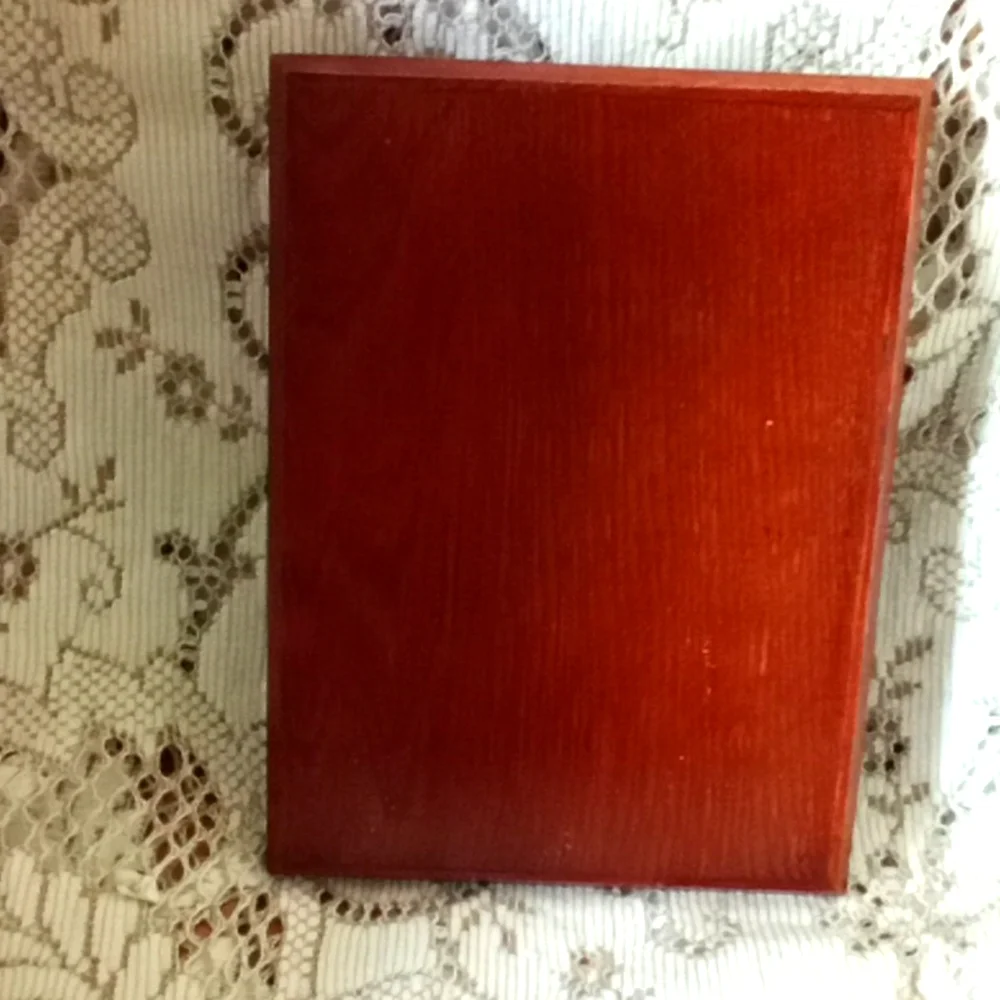 Beautiful oriental wood grain gold leaf box
